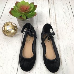 Torrid Black Velvet Ankle Tie Ballet Flats Sz 9.5